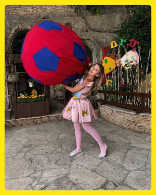 Մեծ կարմիր փափուկ գնդակ